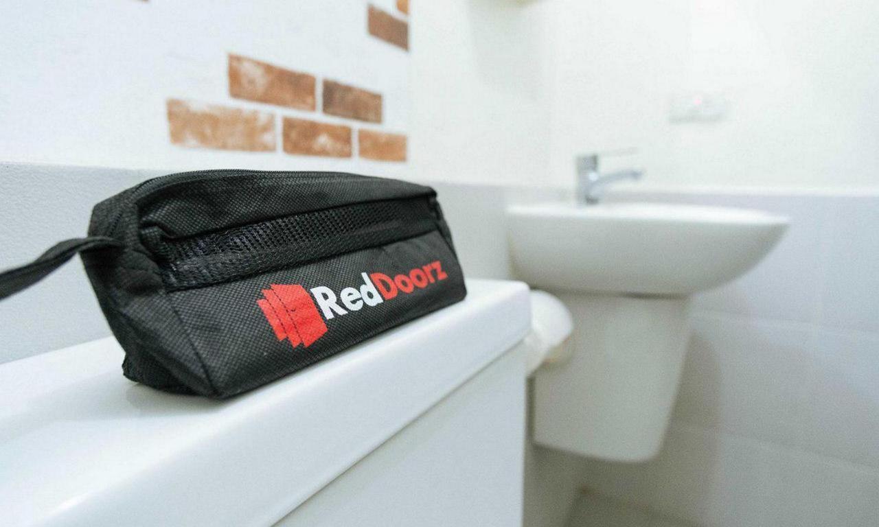 Reddoorz Plus @ Taman Madiun Exterior photo